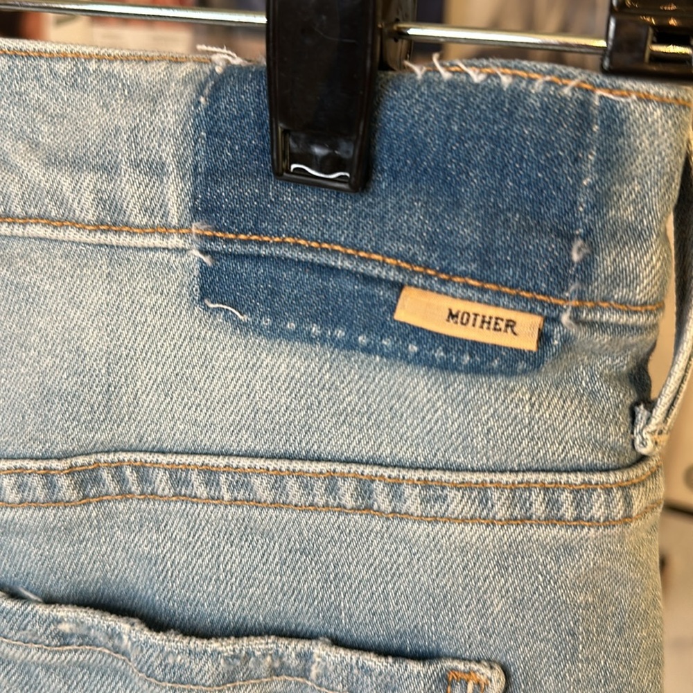 MOTHER The Teaser Donut Roll Denim Short - Picture 13 of 16